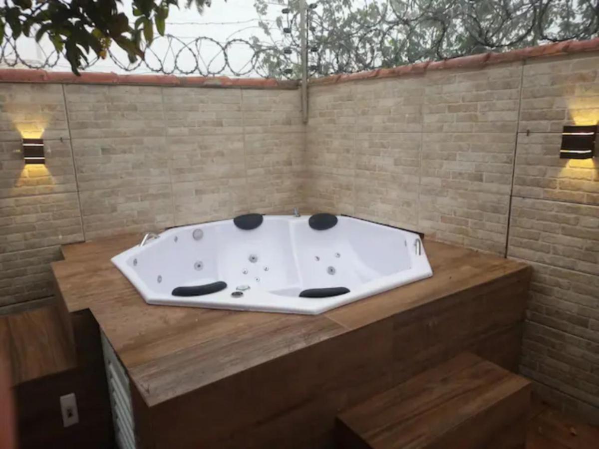 Casa Com Spa De Hidro, Aquecedor E Cromoterapia A 1,0 Km Do Centro Chapada dos Guimarães Exterior foto