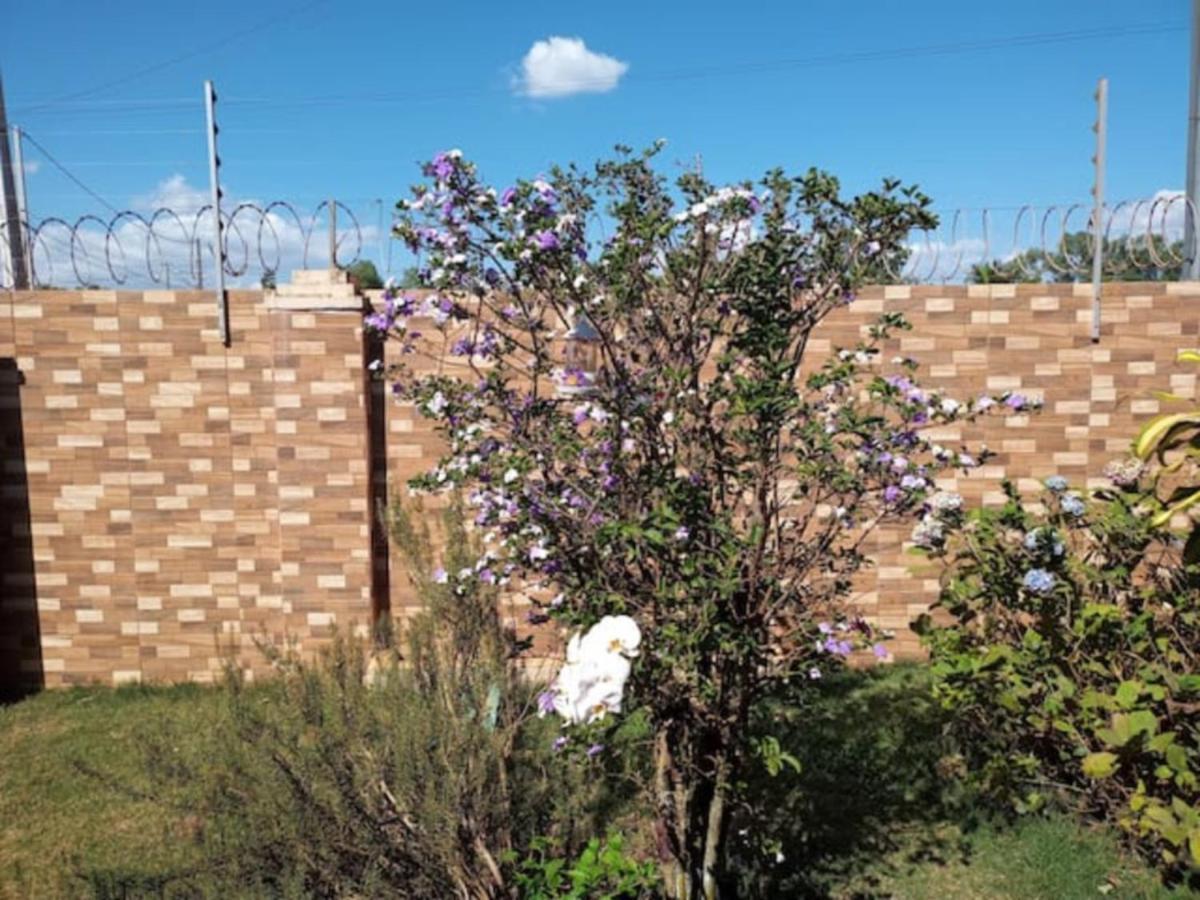 Casa Com Spa De Hidro, Aquecedor E Cromoterapia A 1,0 Km Do Centro Chapada dos Guimarães Exterior foto